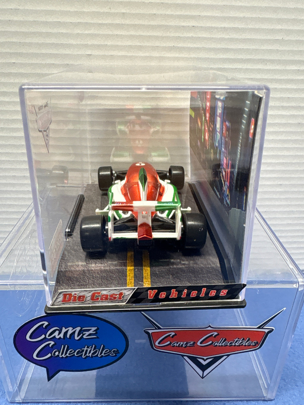 Disney Pixar Cars 2 Disney Store 1:43 Francesco Chase