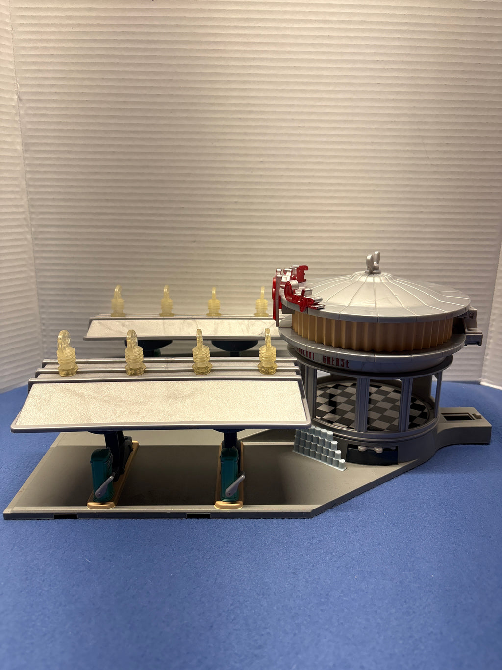 Disney Pixar Cars Flo's V8 Café Playset (No box)