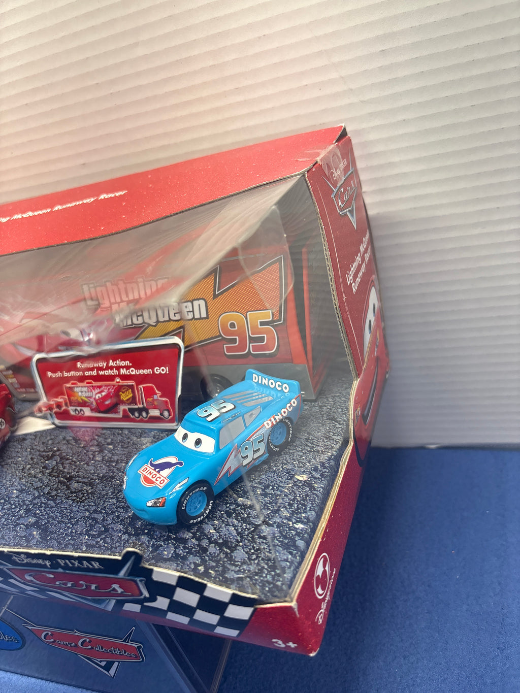 Disney Pixar Cars Lightning McQueen Runaway Racer Disney Store Exclusive (package damage)