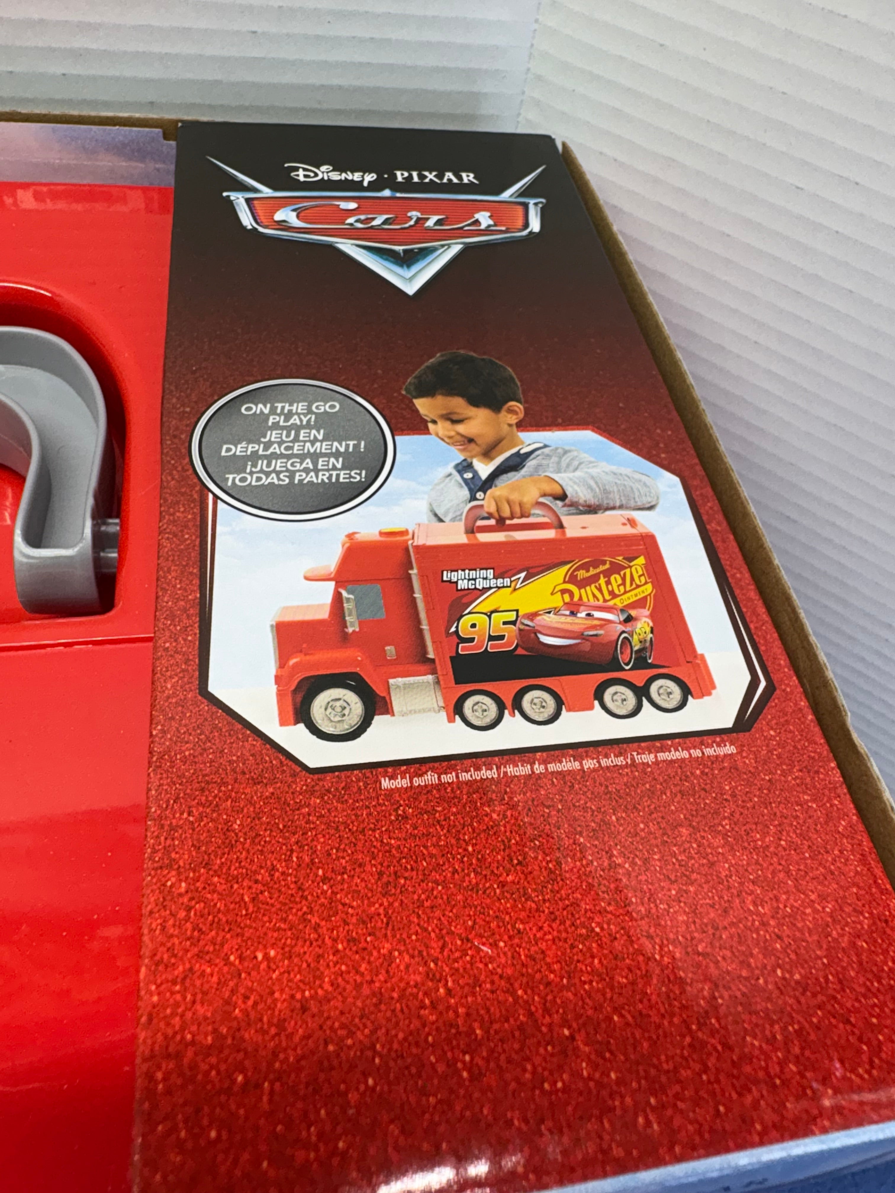 Disney Pixar Cars Mack's Mobile Tool Center 24 Pieces 20th Anniversary with Lightning McQueen