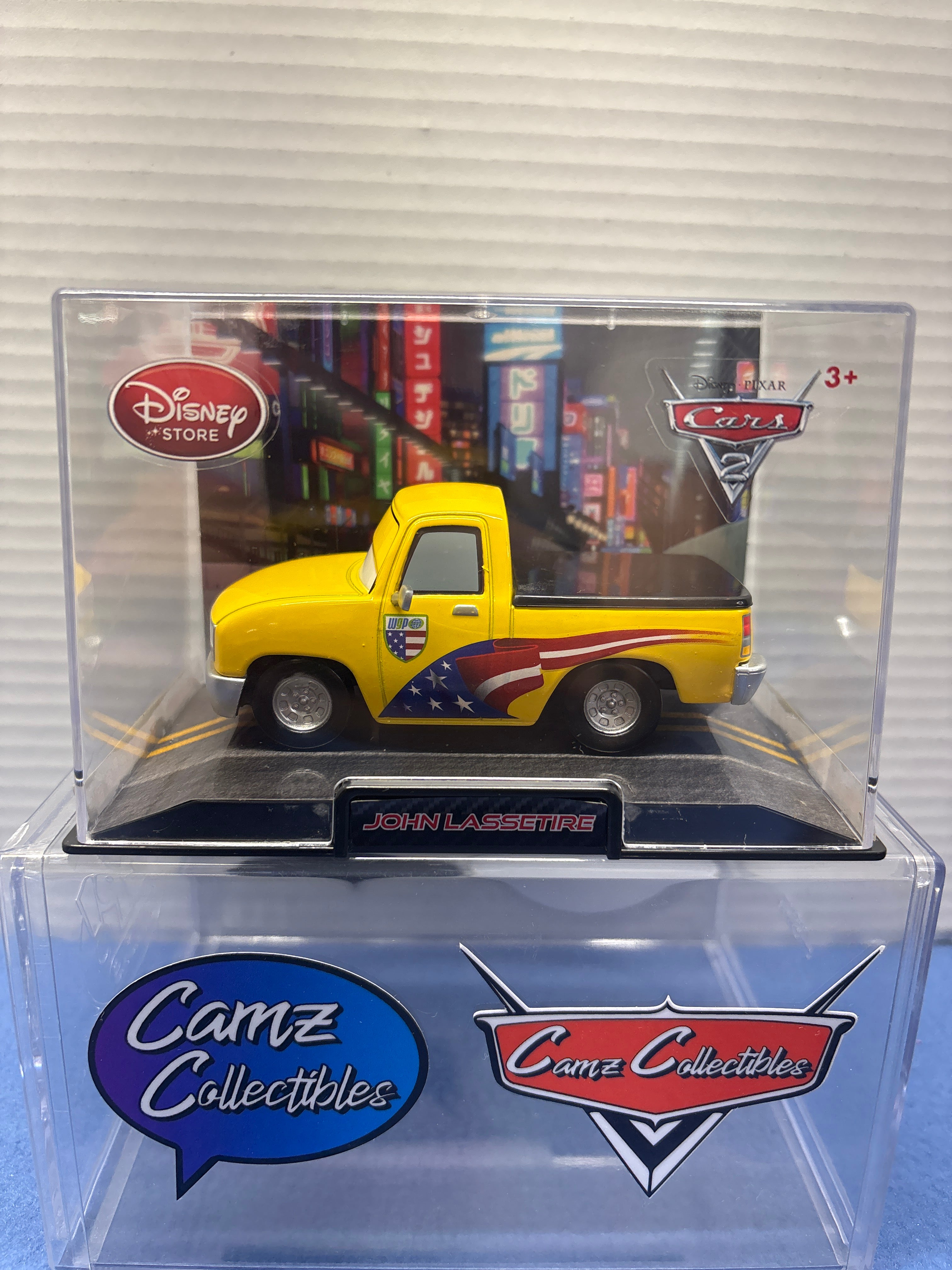 Disney Pixar Cars 2 Disney Store 1:43 John Lassetire