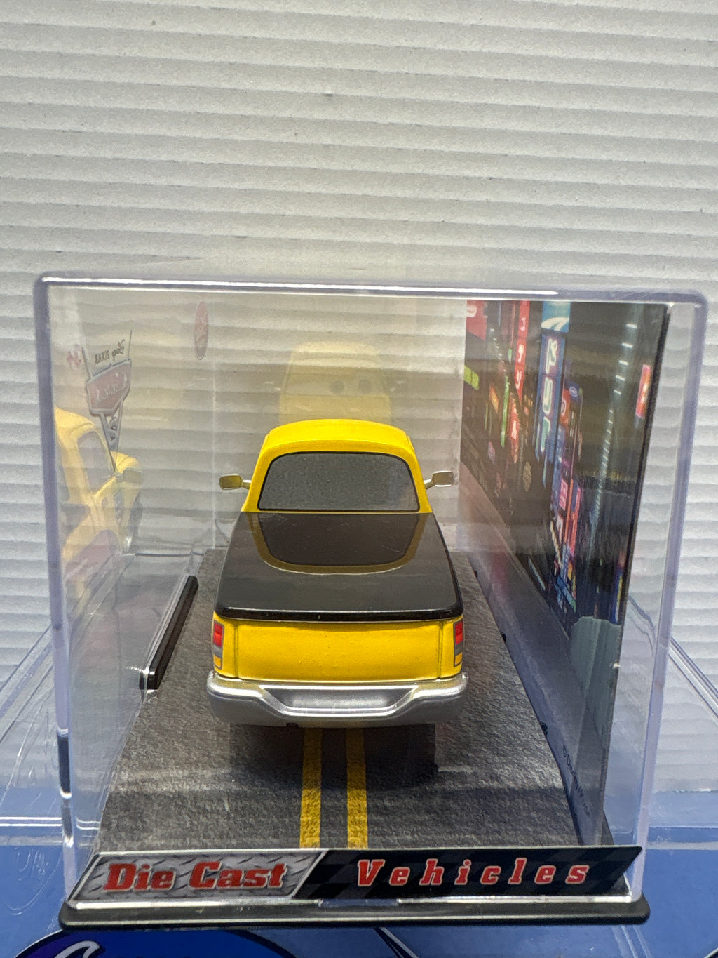 Disney Pixar Cars 2 Disney Store 1:43 John Lassetire