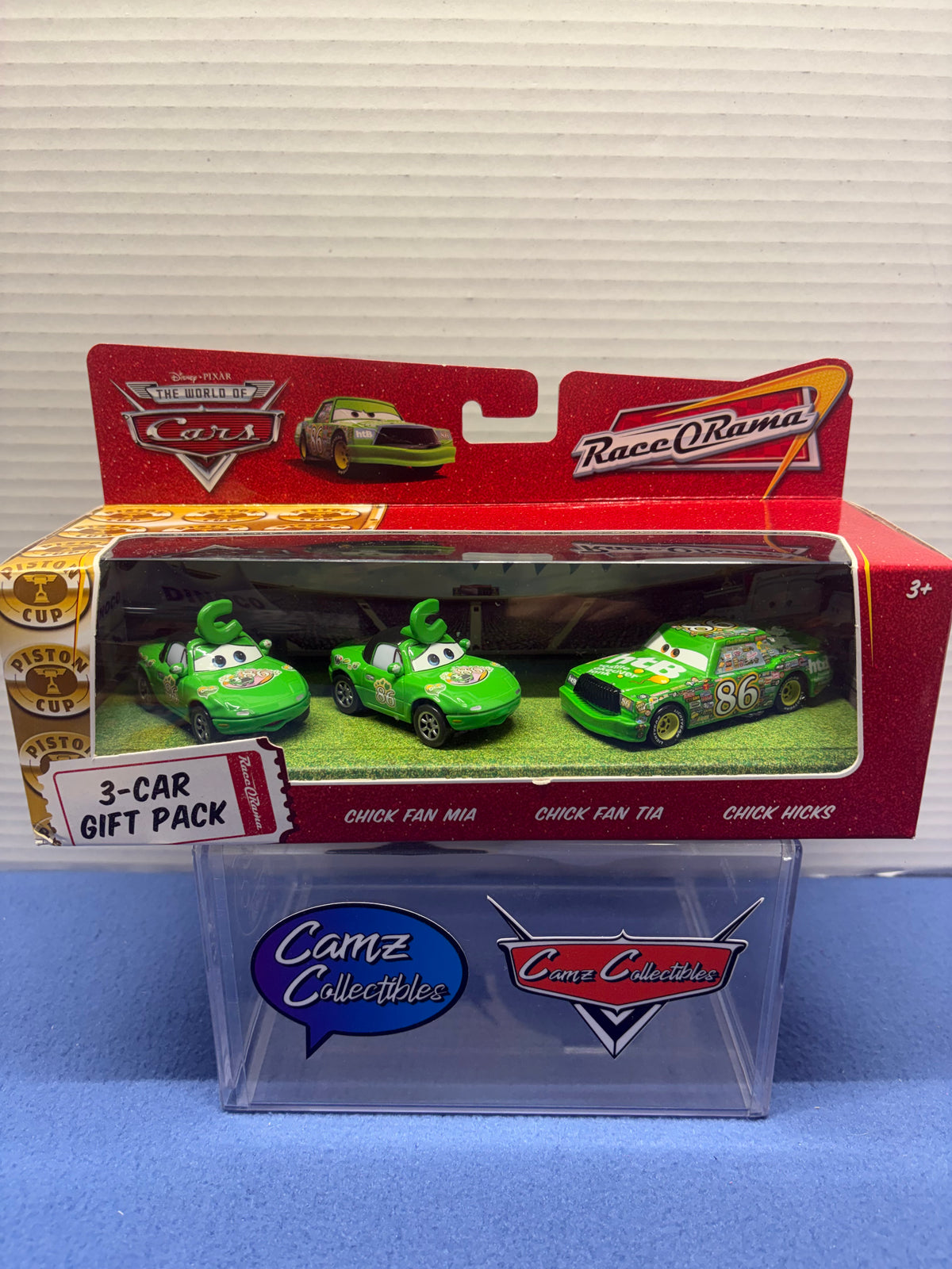 Disney Pixar Cars 3 Car Gift Pack Chick Fan Mia Chick Fan Tia Chick Hicks