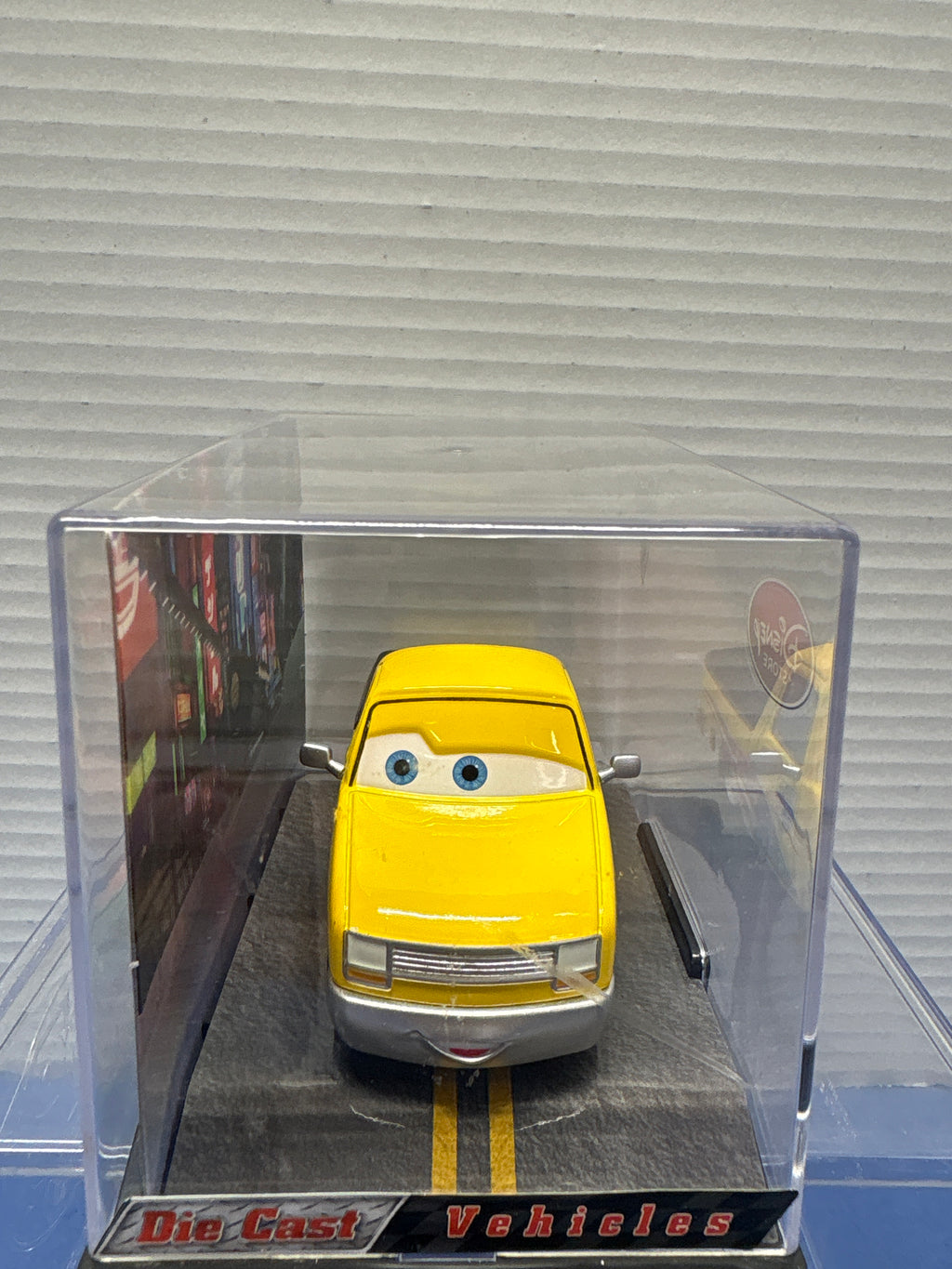 Disney Pixar Cars 2 Disney Store 1:43 John Lassetire