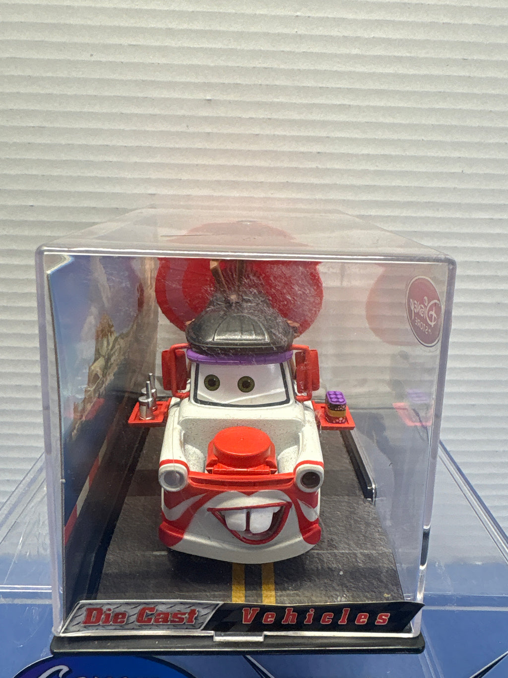 Disney Pixar Cars 2  Disney Store Diecast 1:43 Kabuki Mater