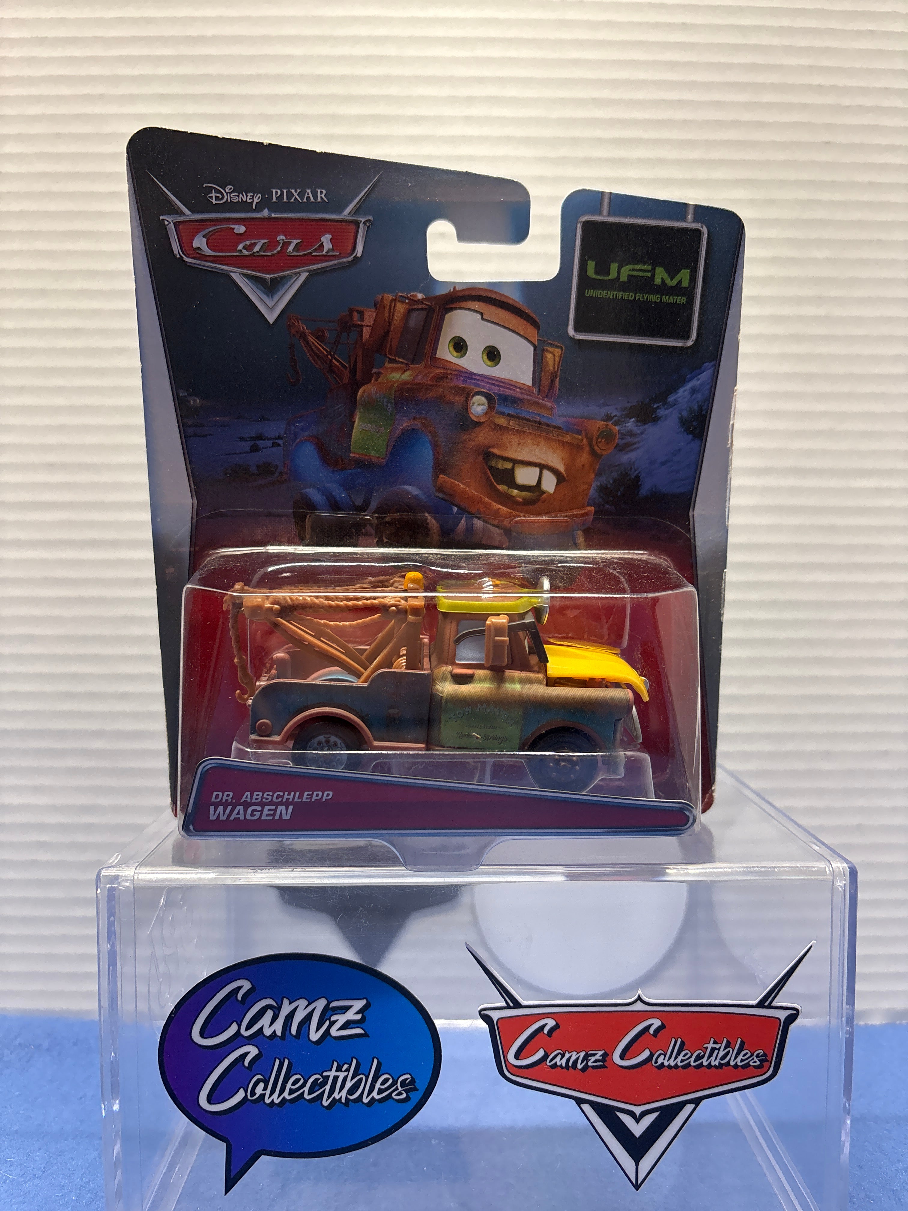 Disney Pixar Cars Dr. Abschlepp Wagen Unidentified Flying Mater