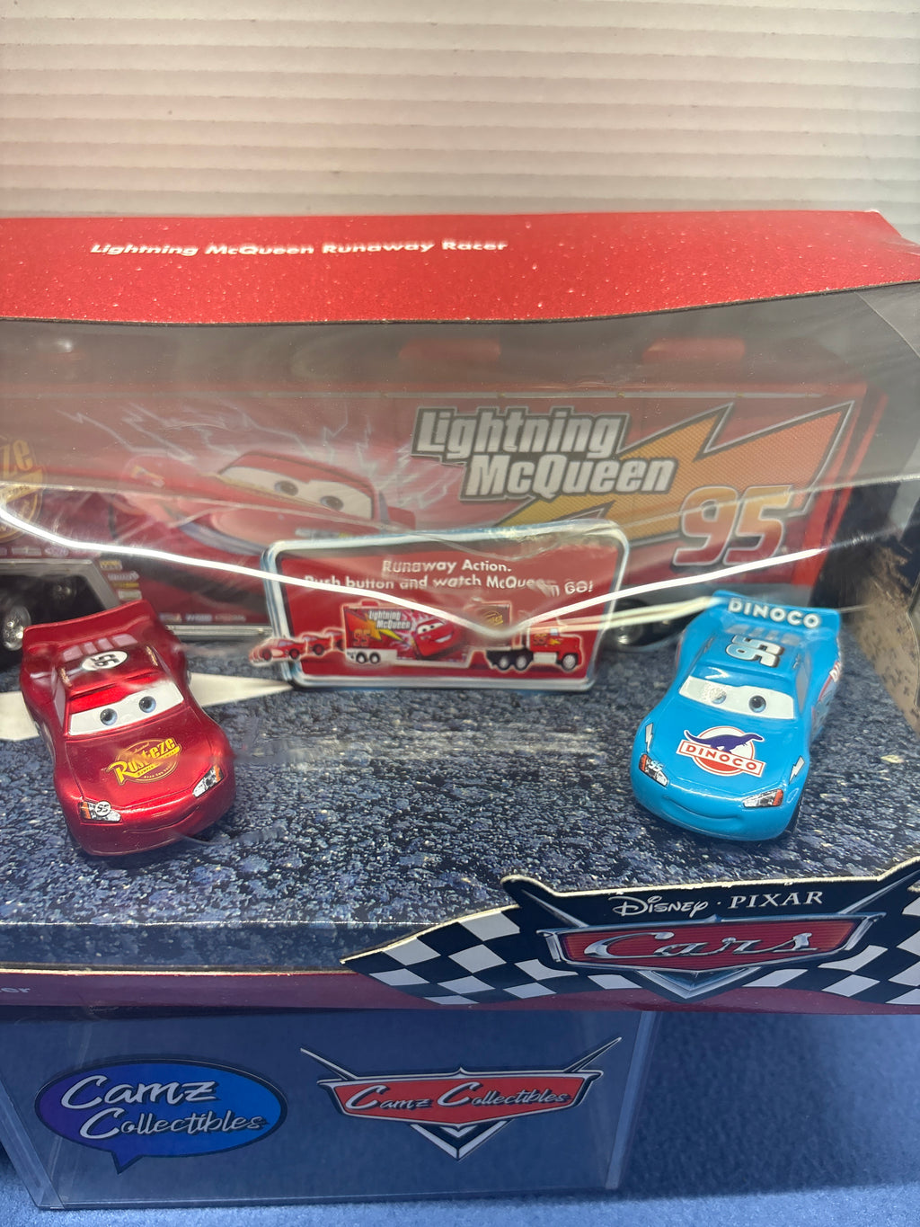 Disney Pixar Cars Lightning McQueen Runaway Racer Disney Store Exclusive (package damage)
