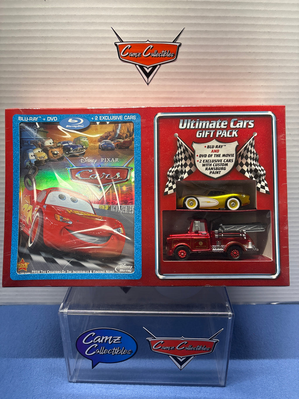 Disney Pixar Cars Ultimate Cars Gift Pack Blu-Ray & DVD with 2 Exclusive cars with Custom Ransburg Paint