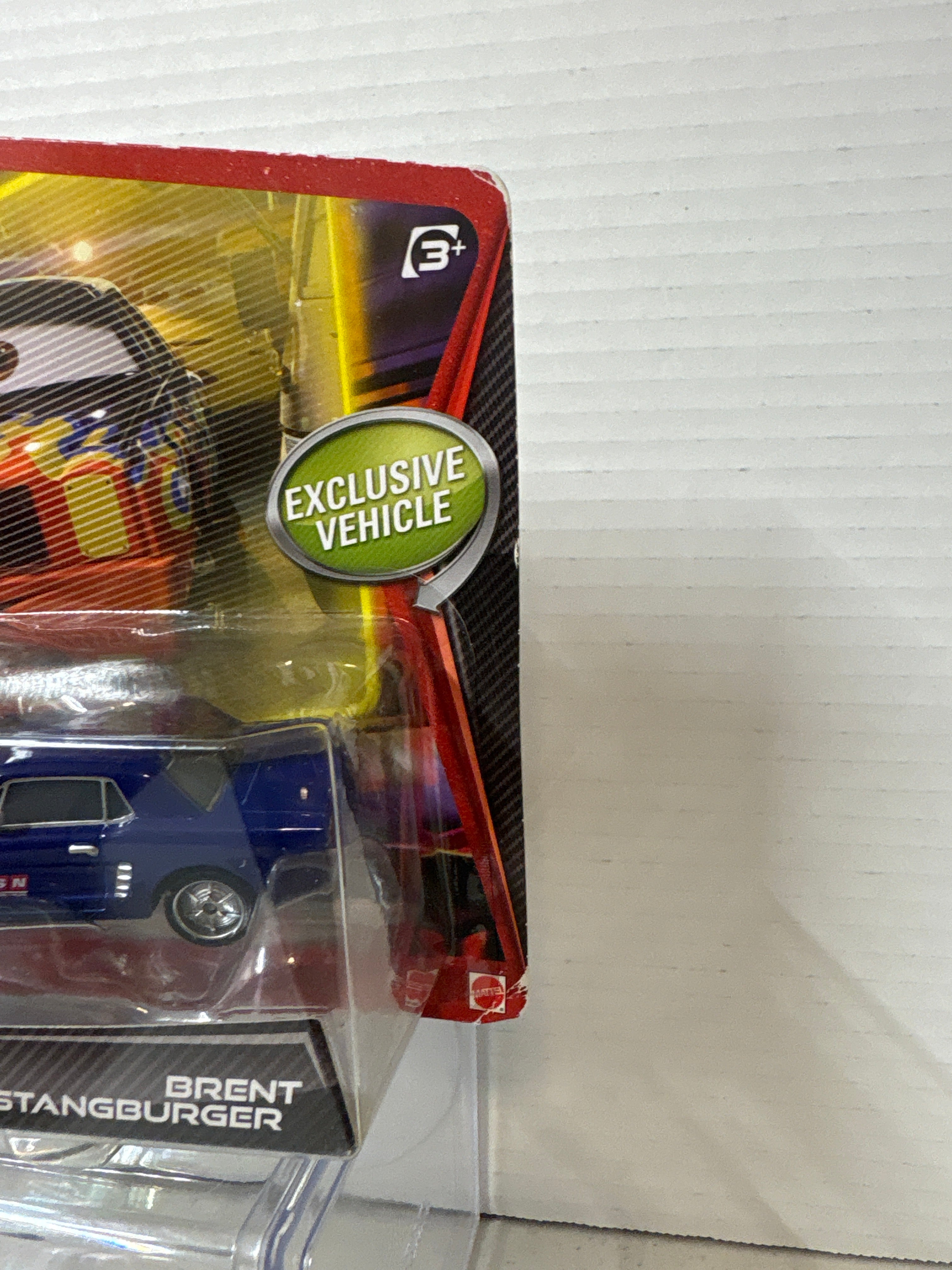 Disney Pixar Cars 2 Movie Moments Darrel Cartrip and Brent Mustangburger Exclusive Vehicle