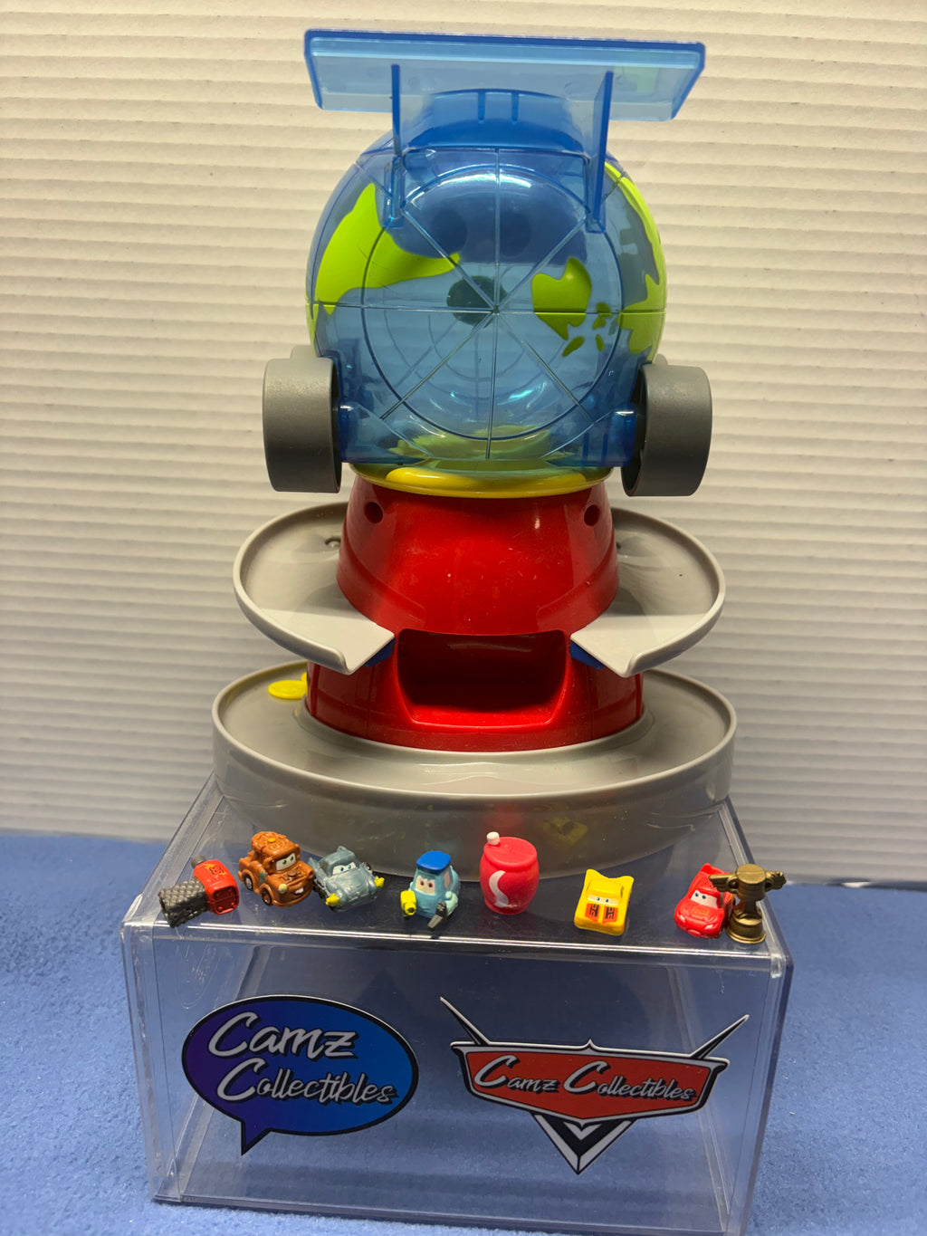 Disney Pixar Cars 2 Loose Globie Dispenser with squinkie coins and 8 squinkies