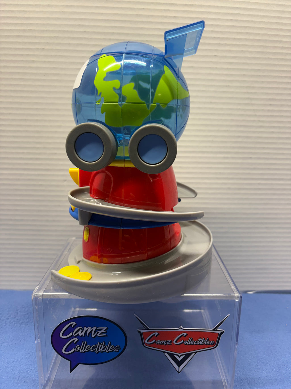 Disney Pixar Cars 2 Loose Globie Dispenser with squinkie coins and 8 squinkies